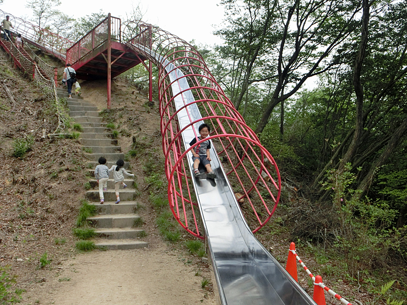 希望が丘文化公園 ロング滑り台