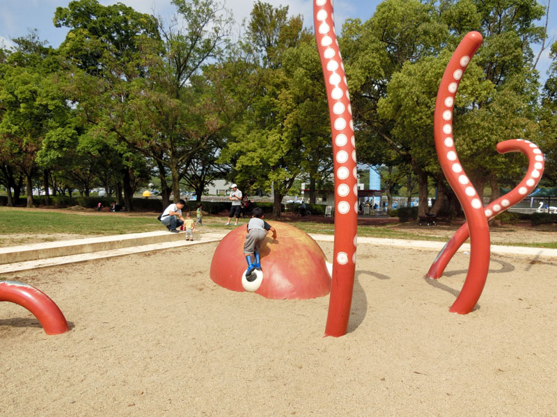 万博記念公園 船の遊具「エキスポみらいgo!」