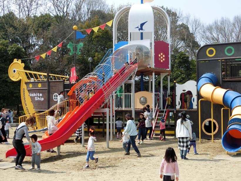 深北緑地公園 恐竜広場 難破船 滑り台