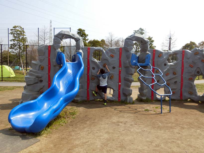 深北緑地公園 恐竜広場 ロッククライミング