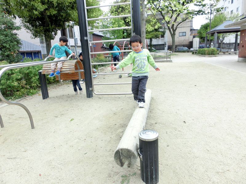 こどもみらい館 公園