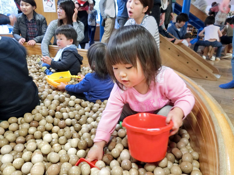 こどもみらい館 こども元気ランド 木製ボールプール