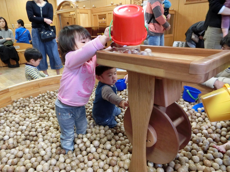 こどもみらい館 こども元気ランド 木製ボールプール