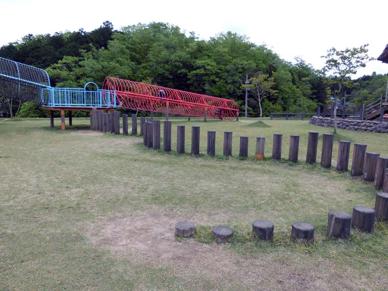 峰山途中ヶ丘公園 アスレチック遊具