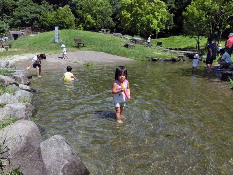 鴻巣山運動公園(城陽市総合運動公園) 水遊び じゃぶじゃぶ池 