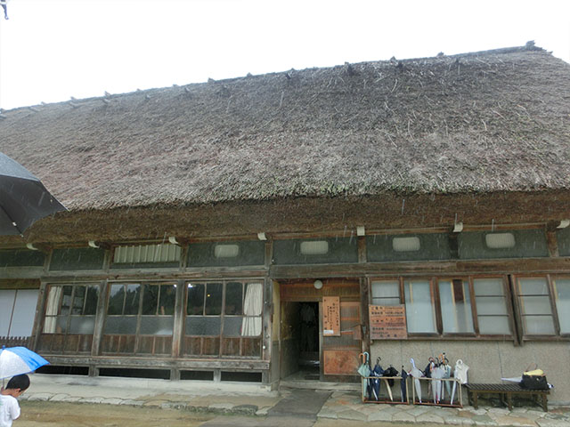 白川郷　藁ぶき屋根